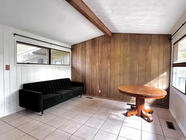 $2,200 | 7102 Woodhue Lane, Fort Wayne, IN 46804