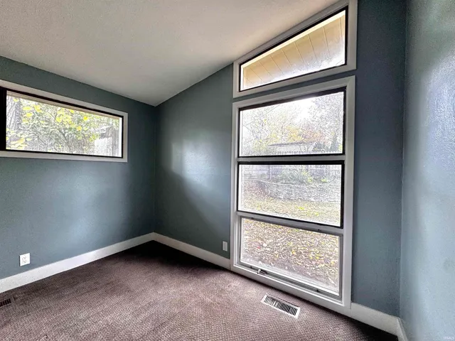 $2,200 | 7102 Woodhue Lane, Fort Wayne, IN 46804