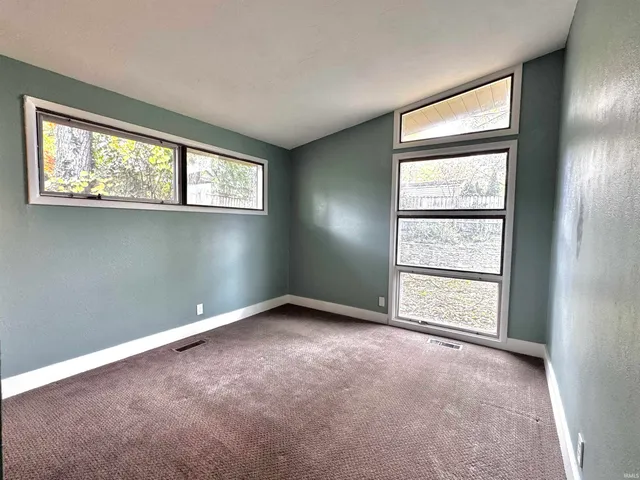 $2,200 | 7102 Woodhue Lane, Fort Wayne, IN 46804