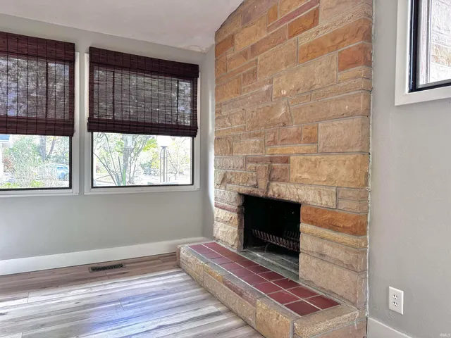 $2,200 | 7102 Woodhue Lane, Fort Wayne, IN 46804