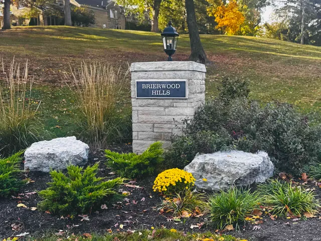 $2,200 | 7102 Woodhue Lane, Fort Wayne, IN 46804