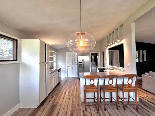 $2,200 | 7102 Woodhue Lane, Fort Wayne, IN 46804