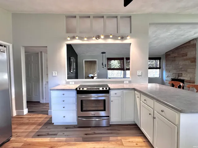 $2,200 | 7102 Woodhue Lane, Fort Wayne, IN 46804