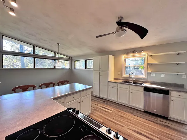 $2,200 | 7102 Woodhue Lane, Fort Wayne, IN 46804