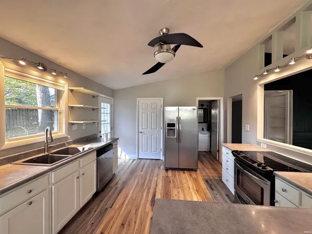 $2,200 | 7102 Woodhue Lane, Fort Wayne, IN 46804