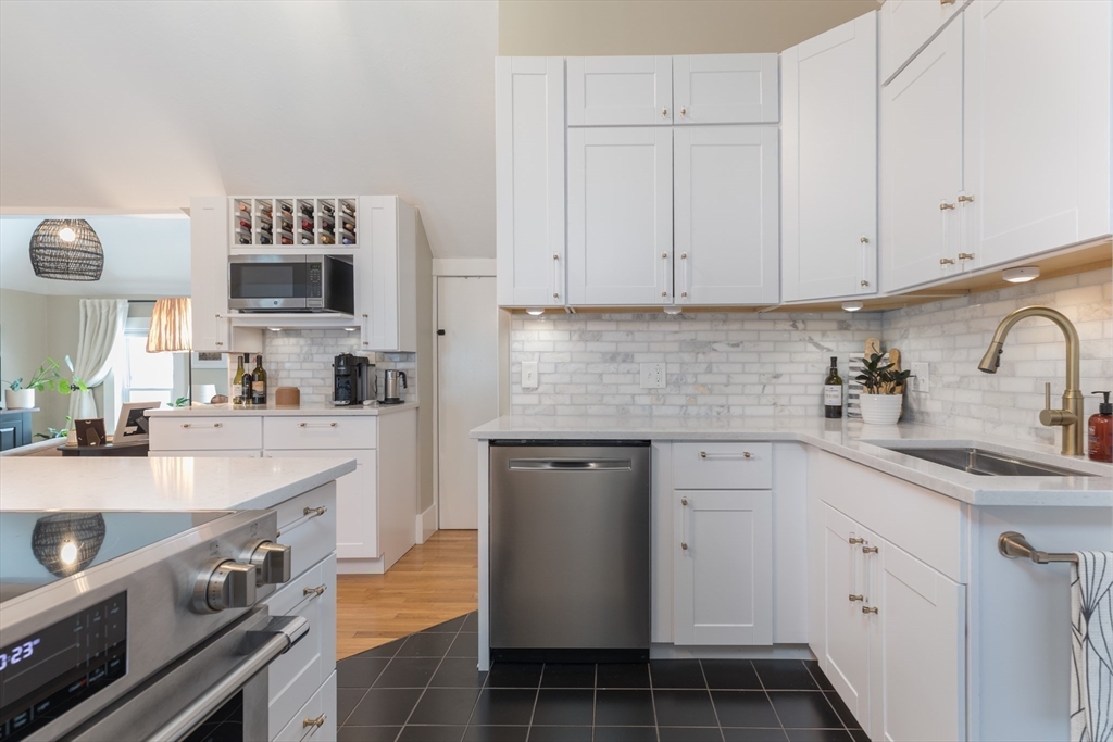 36 Saxton Street, Unit 3 Boston, MA 02125 - Photo 6 of 12