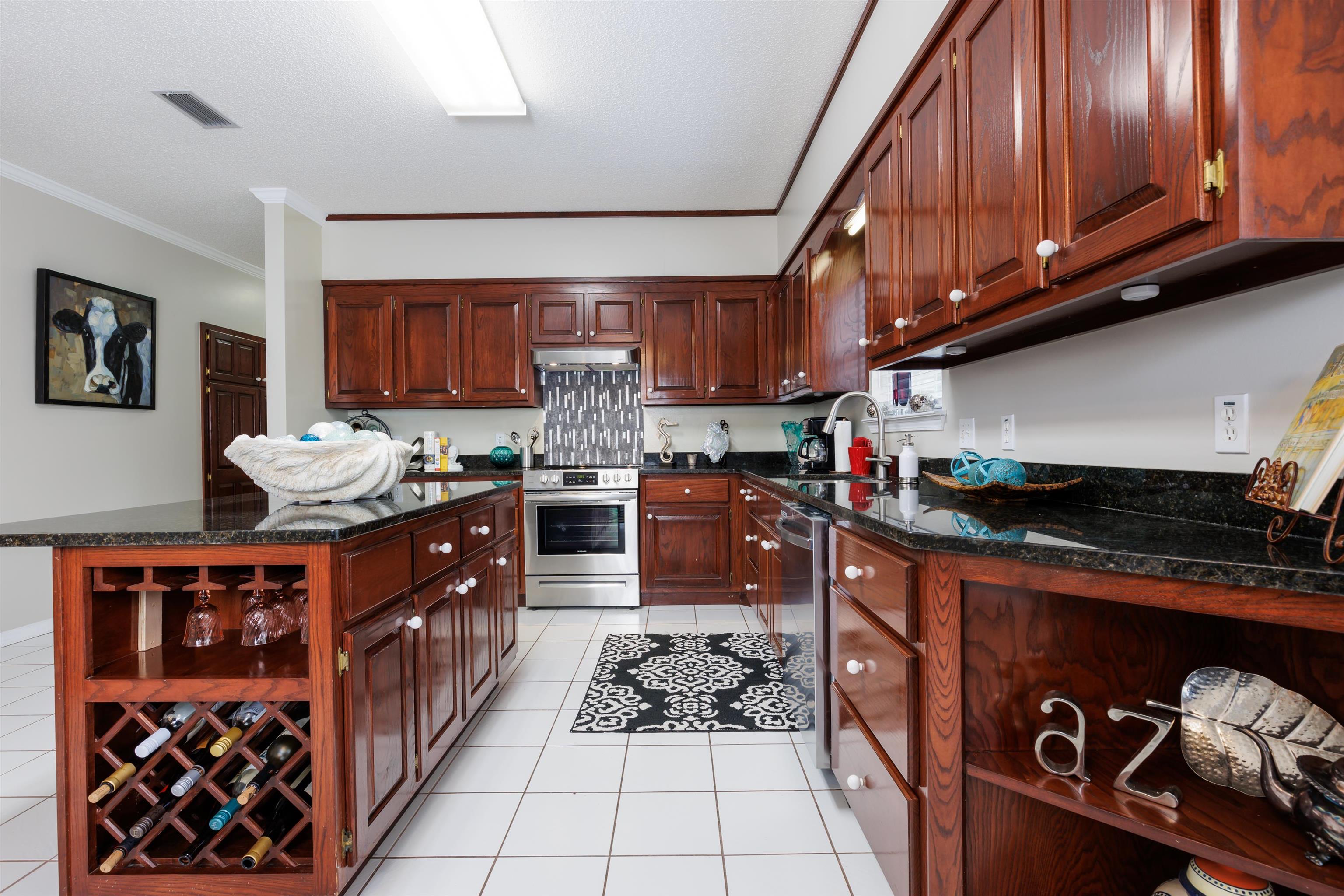 629 Southern Way Daphne, AL 36527 - Photo 4 of 34