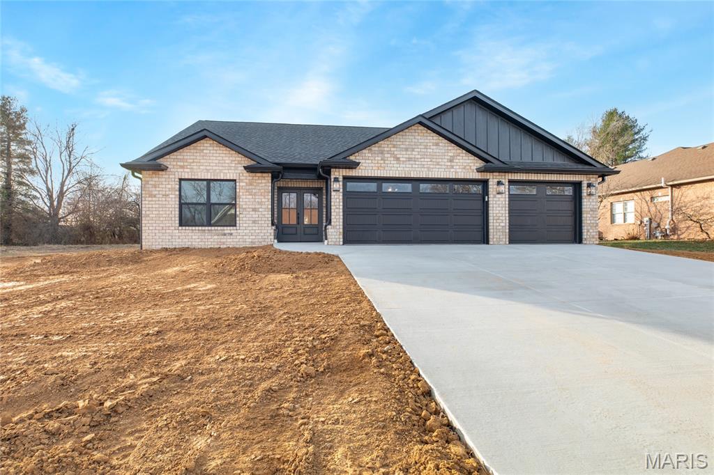 104 Windsor Drive Alton, IL 62002 - Photo 1 of 52