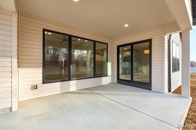 $439,000 | 104 Windsor Drive, Alton, IL 62002