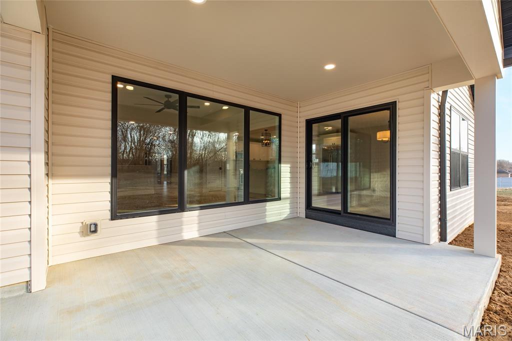 104 Windsor Drive Alton, IL 62002 - Photo 13 of 52