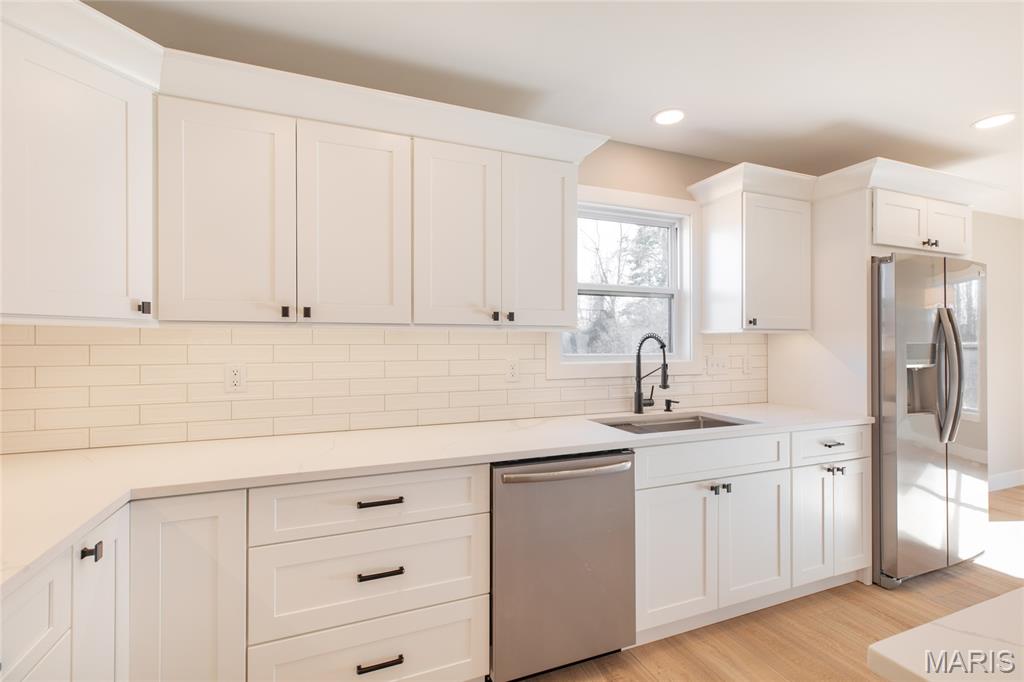 104 Windsor Drive Alton, IL 62002 - Photo 23 of 52