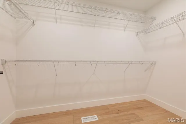 $439,000 | 104 Windsor Drive, Alton, IL 62002