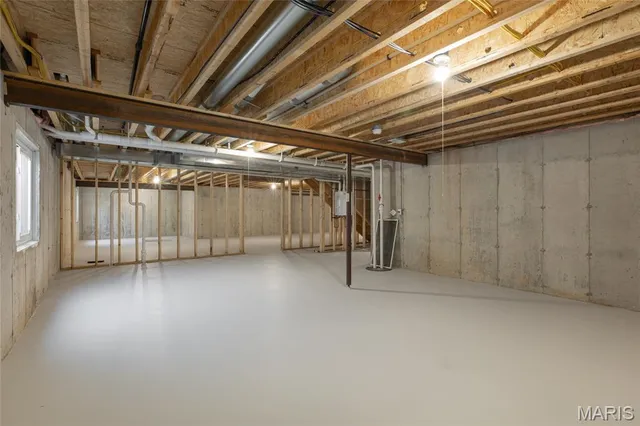 $439,000 | 104 Windsor Drive, Alton, IL 62002