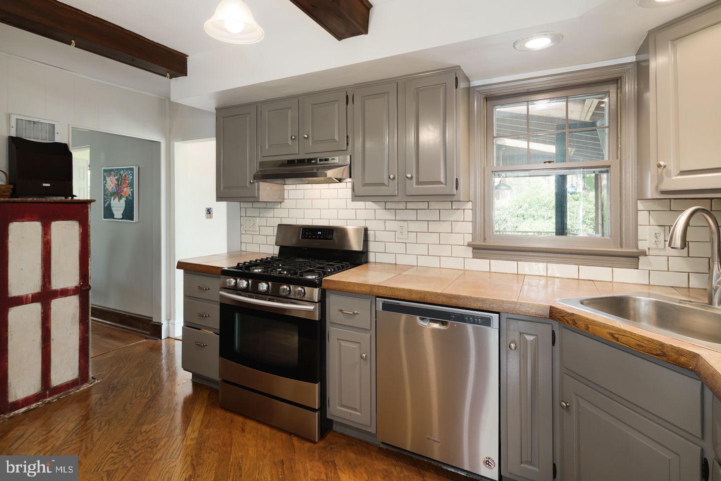 257 Hopkins Road Haddonfield, NJ 08033 - Photo 10 of 26