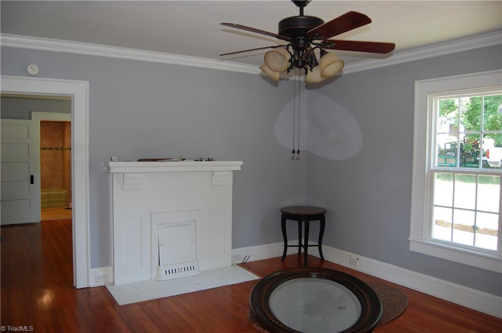 131 Oak Summit Road Winston-Salem, NC 27105 - Photo 2 of 21