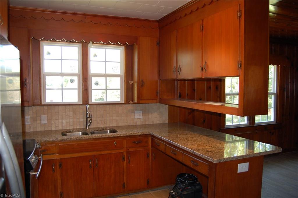 131 Oak Summit Road Winston-Salem, NC 27105 - Photo 14 of 21