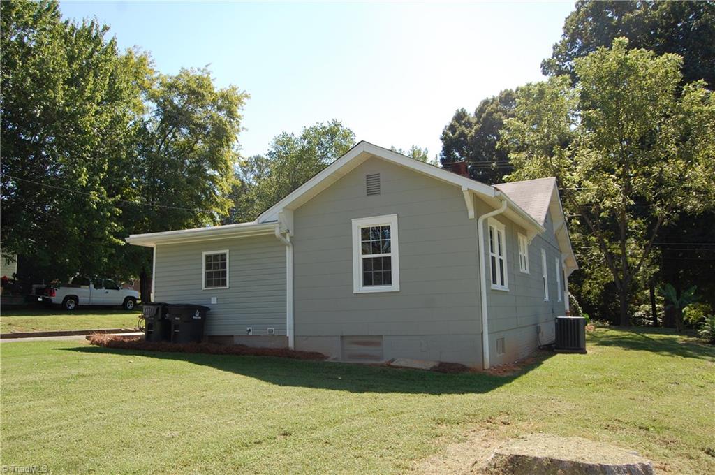 131 Oak Summit Road Winston-Salem, NC 27105 - Photo 17 of 21