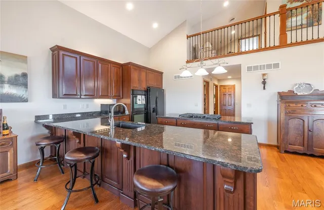 $1,150,000 | 16150 County Road 8390, Rolla, MO 65401