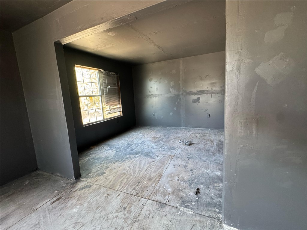 122 West 5th Street Alice, TX 78332 - Photo 38 of 40 a view of an empty room and window