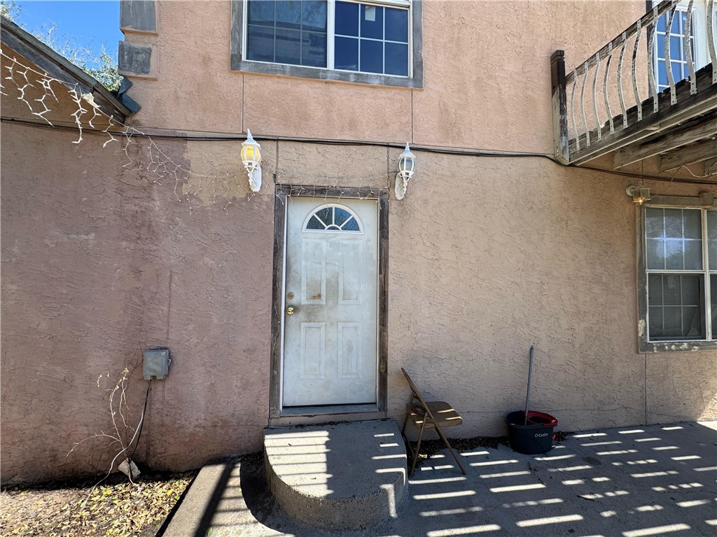 122 West 5th Street Alice, TX 78332 - Photo 6 of 40 a bathroom with a shower