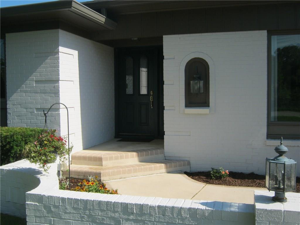 6206 North Raceway Road Indianapolis, IN 46278 - Photo 4 of 33 Gallery Image 4