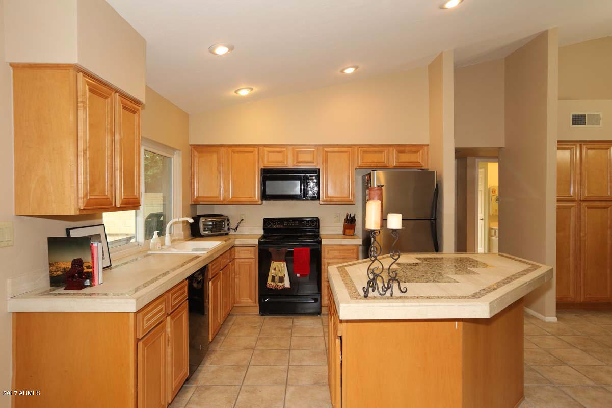 4418 East Grandview Road Phoenix, AZ 85032 - Photo 5 of 33 Kitchen2
