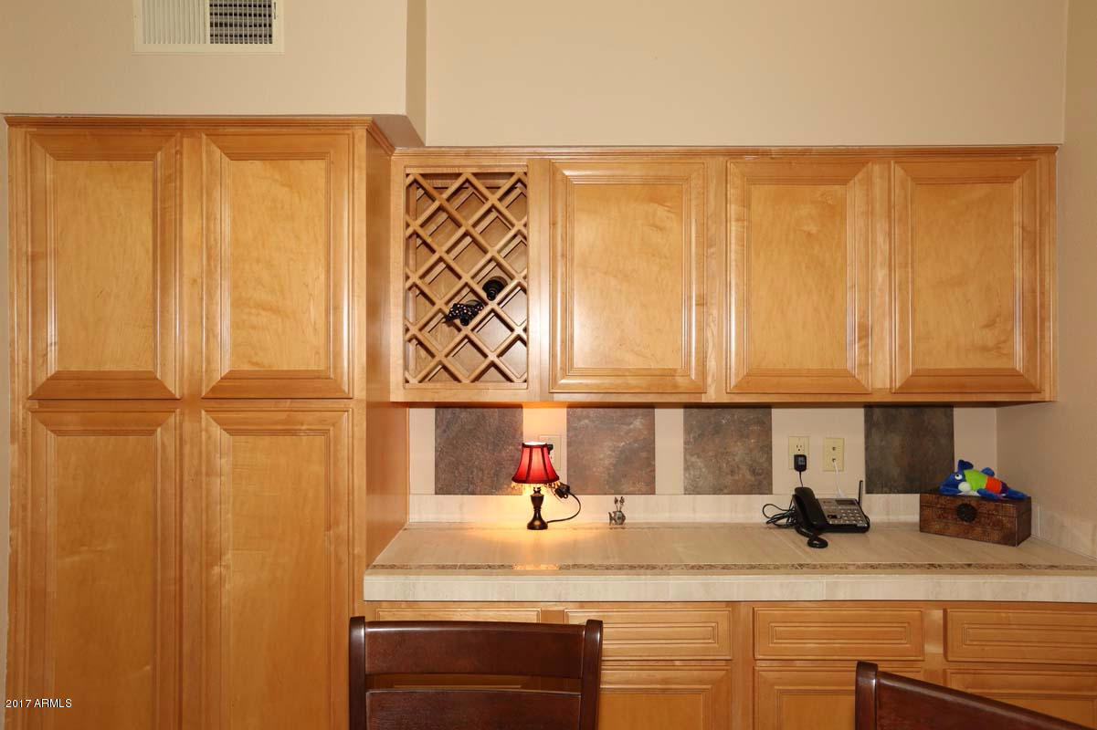 4418 East Grandview Road Phoenix, AZ 85032 - Photo 9 of 33 UPGRADED MAPLE CABINETS