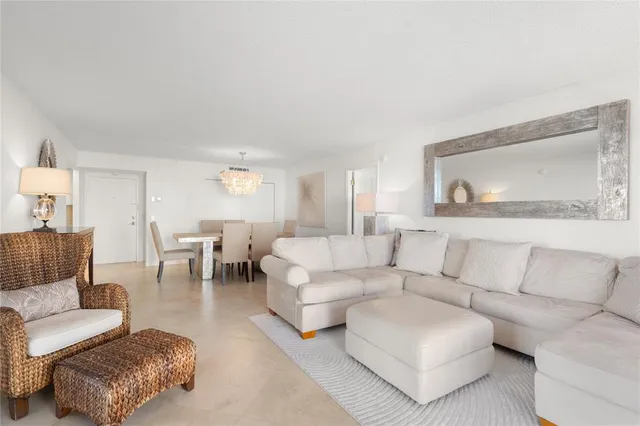 $649,999 | 2000 South Ocean Boulevard, Unit 5D, Lauderdale-by-the-Sea, FL 33062