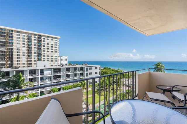 $649,999 | 2000 South Ocean Boulevard, Unit 5D, Lauderdale-by-the-Sea, FL 33062