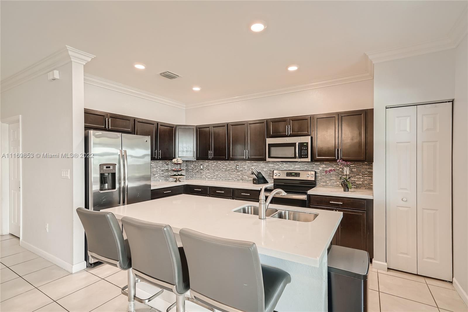25258 Southwest 115th Avenue, Unit 25258 Homestead, FL 33032 - Photo 7 of 36