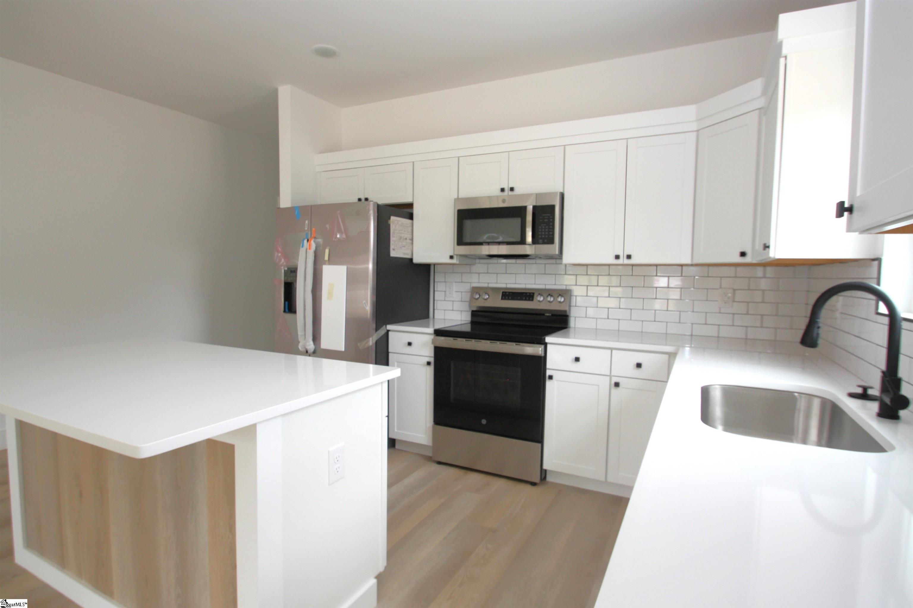 402 Sierra Road Spartanburg, SC 29301 - Photo 11 of 47