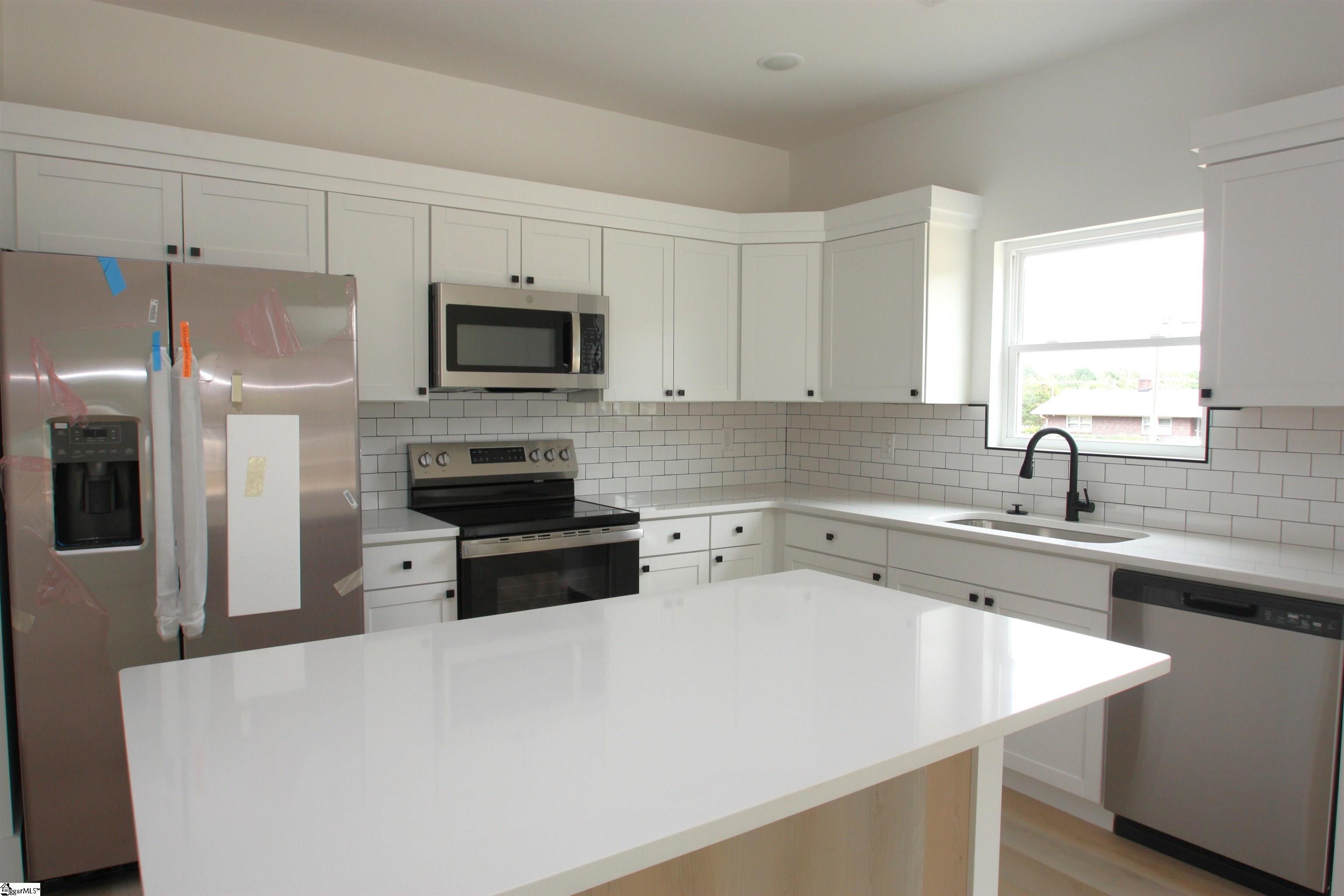 402 Sierra Road Spartanburg, SC 29301 - Photo 12 of 47