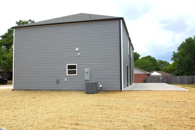 $1,800 | 402 Sierra Road, Spartanburg, SC 29301