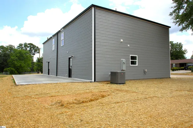 $1,800 | 402 Sierra Road, Spartanburg, SC 29301