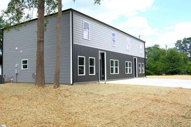 $1,800 | 402 Sierra Road, Spartanburg, SC 29301