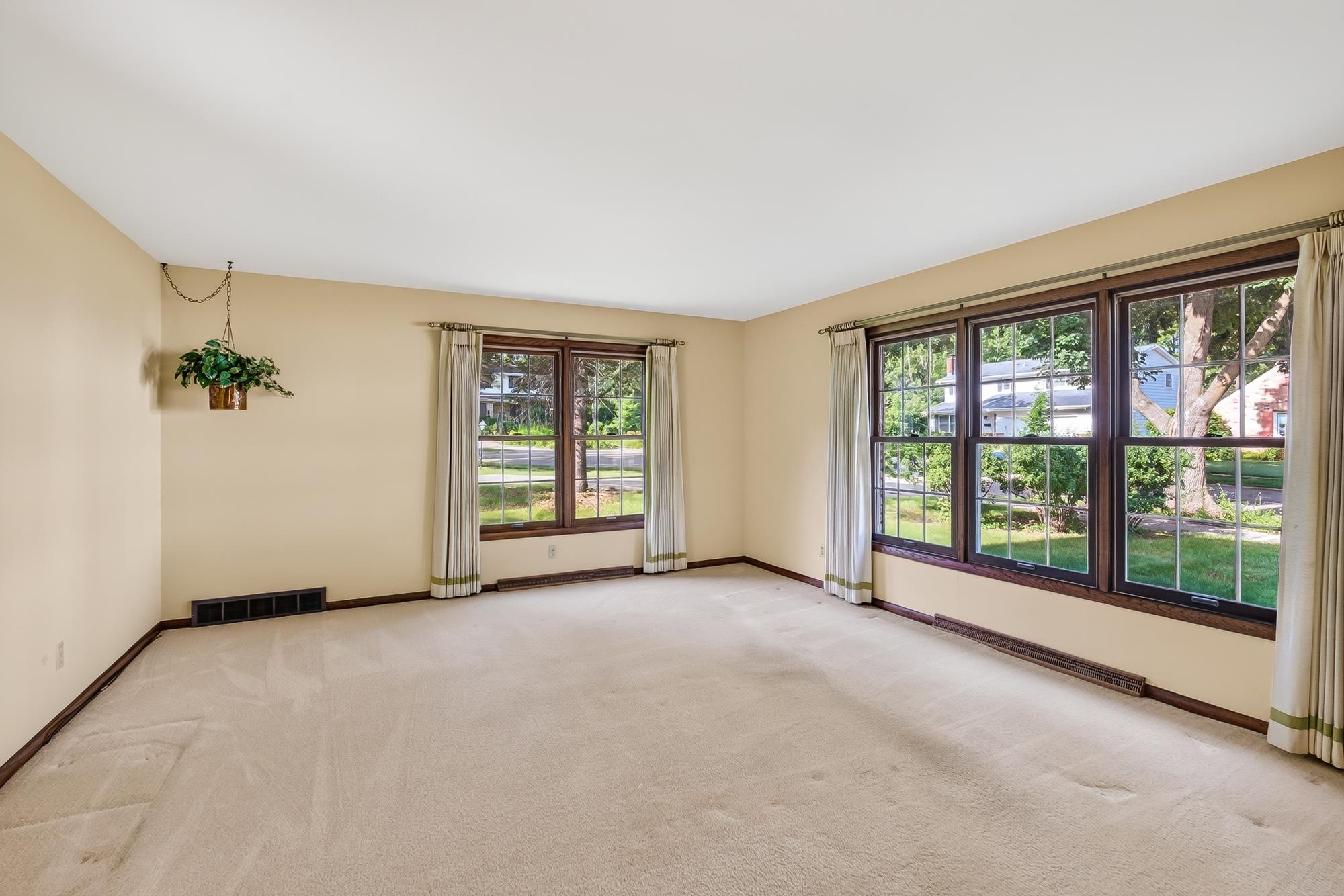 5 Parklawn Place Madison, WI 53705 - Photo 10 of 58