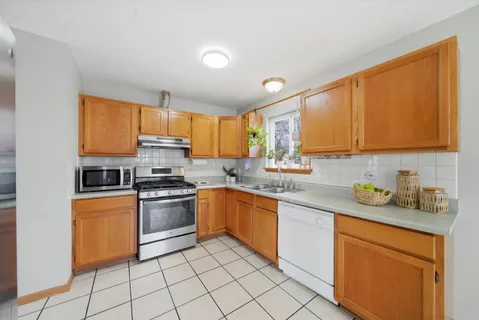 $299,900 | 1002 New York Street, Waukegan, IL 60085