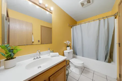 $299,900 | 1002 New York Street, Waukegan, IL 60085