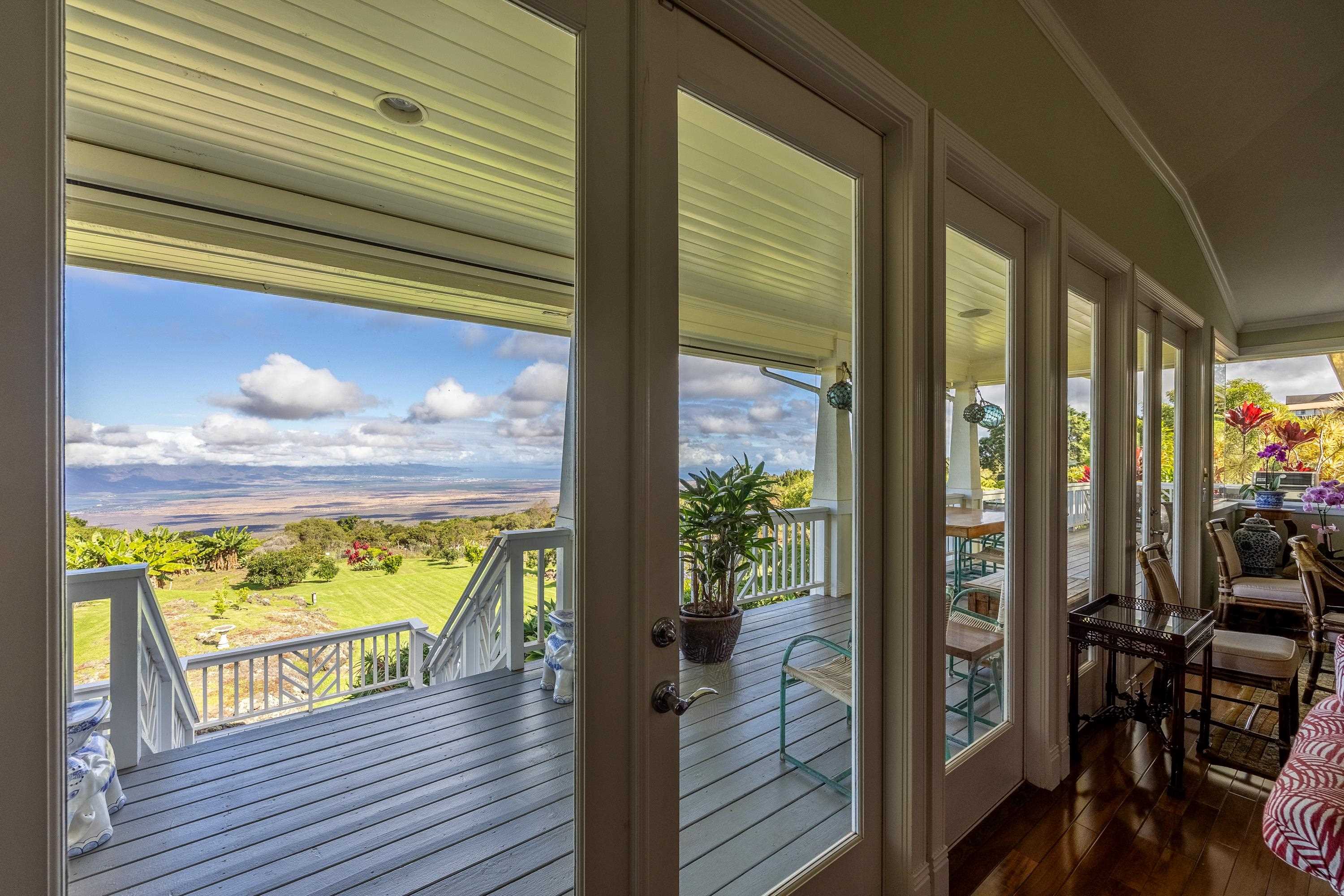 980 Polipoli Road Kula, HI 96790 - Photo 9 of 50 a view of a interior of the house