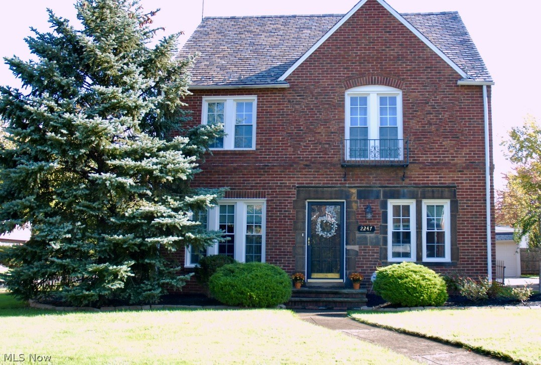 2247 Fenwick Road Cleveland, OH 44118 - Photo 1 of 31 Gallery Image 1