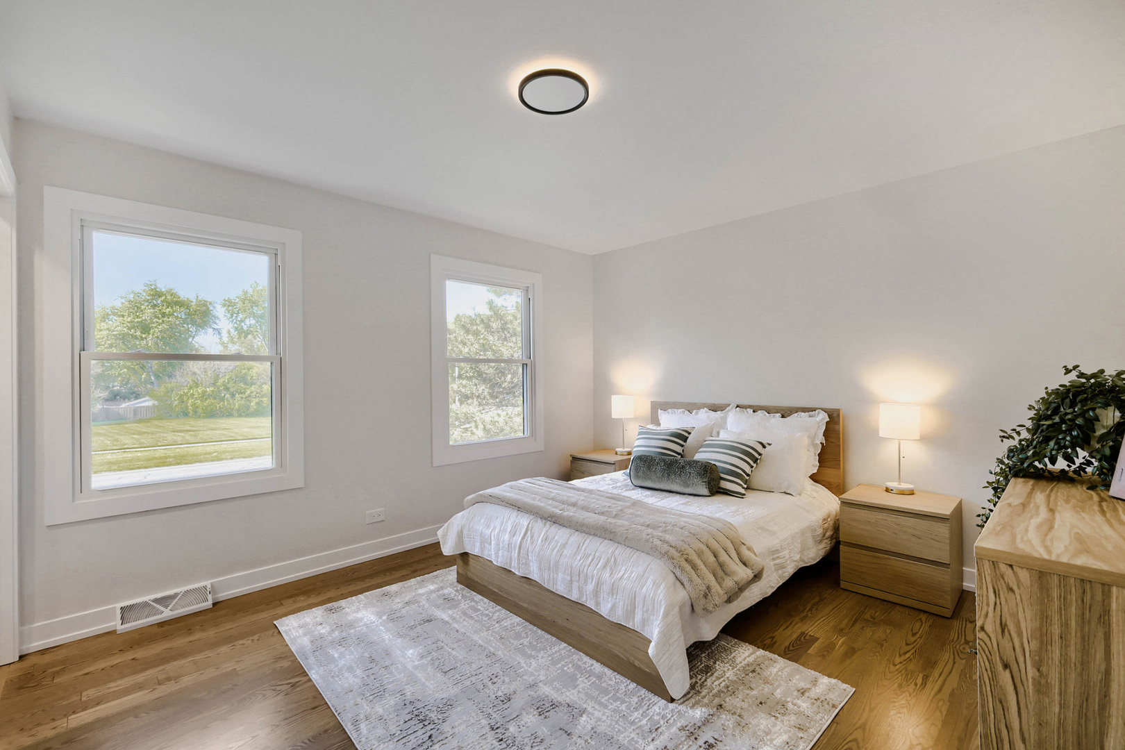 445 East Fullerton Avenue Addison, IL 60101 - Photo 13 of 22