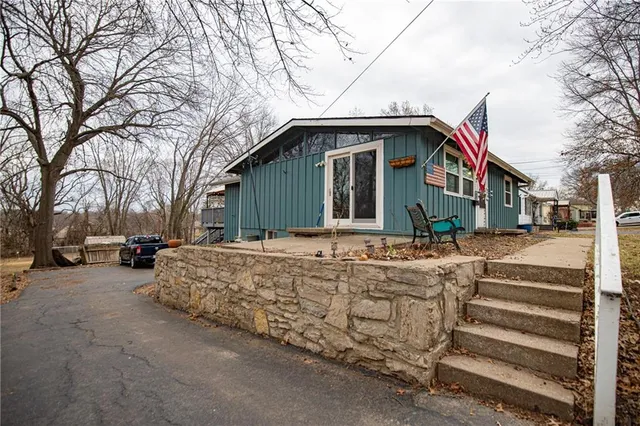 $250,000 | 3523 South Park Avenue, Independence, MO 64052