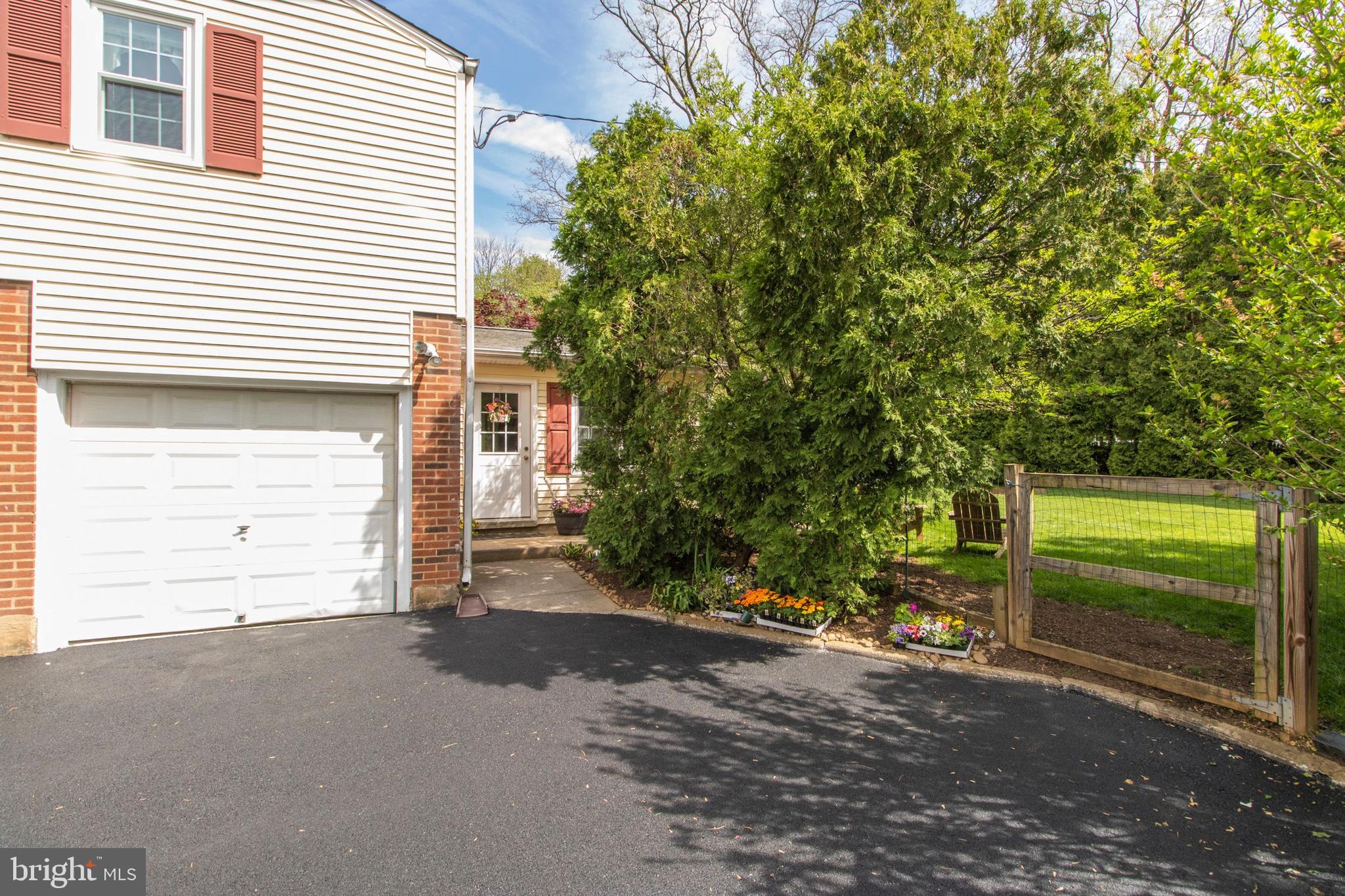 902 Preston Road Glenside, PA 19038 - Photo 3 of 34 Half garage and side entrance