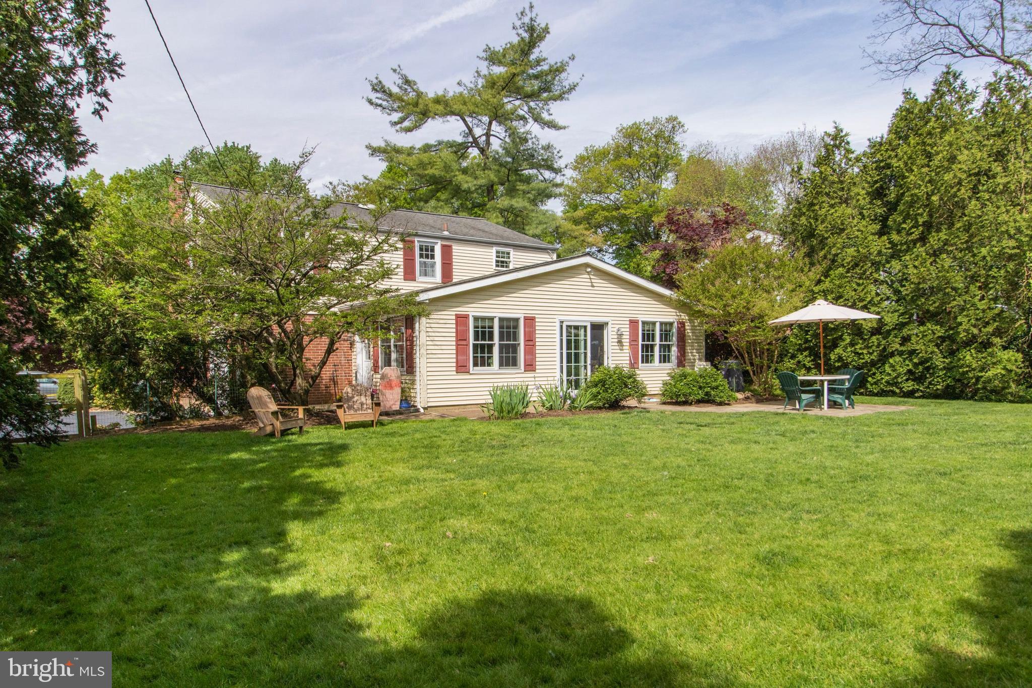 902 Preston Road Glenside, PA 19038 - Photo 24 of 34 Plenty of room for relaxing