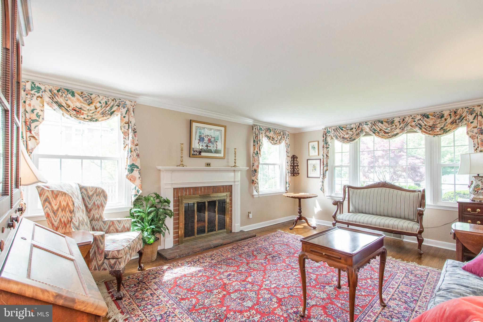 902 Preston Road Glenside, PA 19038 - Photo 6 of 34 Tons of natural light
