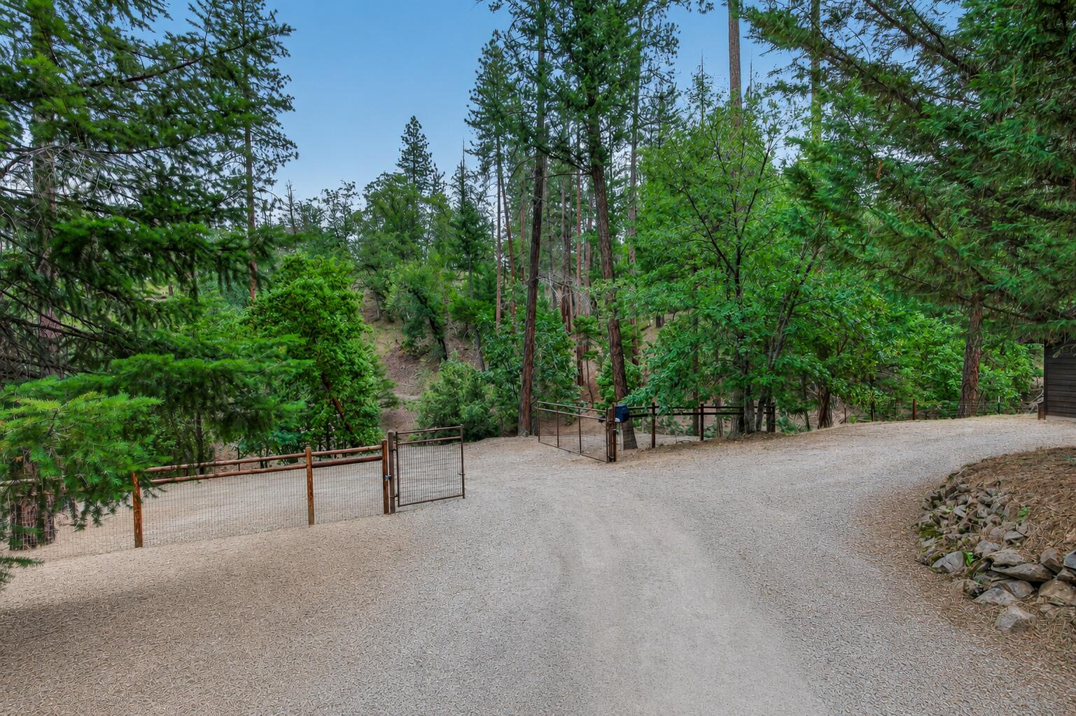 2365 Eastside Road Jacksonville, OR 97530 - Photo 43 of 69 11