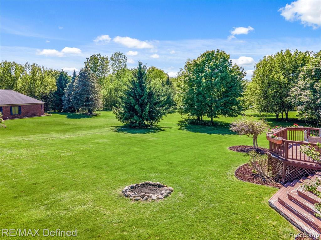 377 Oakbridge Drive Rochester, MI 48306 - Photo 8 of 11