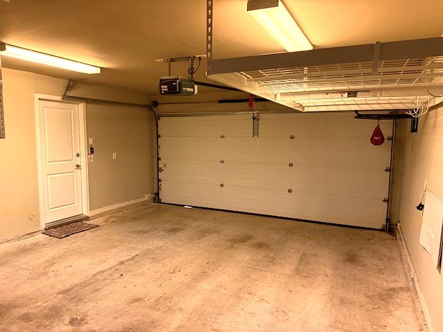 4243 Purdue Street, Unit C Houston, TX 77005 - Photo 32 of 50 Extra large Garage