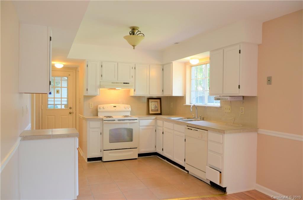 6045 Trysting Road Charlotte, NC 28227 - Photo 4 of 15 Gallery Image 4