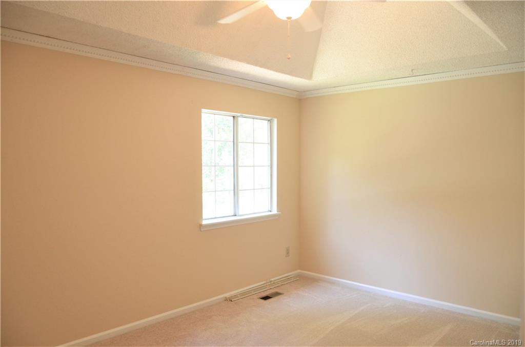 6045 Trysting Road Charlotte, NC 28227 - Photo 8 of 15 Gallery Image 8